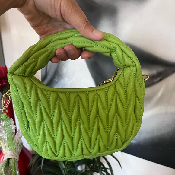 Urban Expressions Quilted Small handbag bright green - Picture 10 of 11